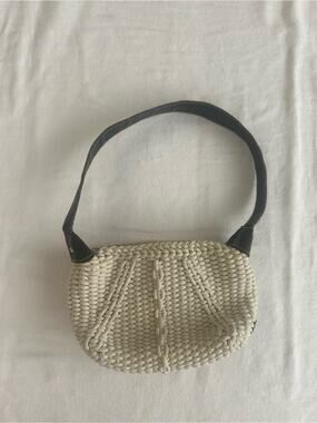 Liz Claiborne Ivory Woven Shoulder Bag Y2K Coastal Crochet Baguette Purse